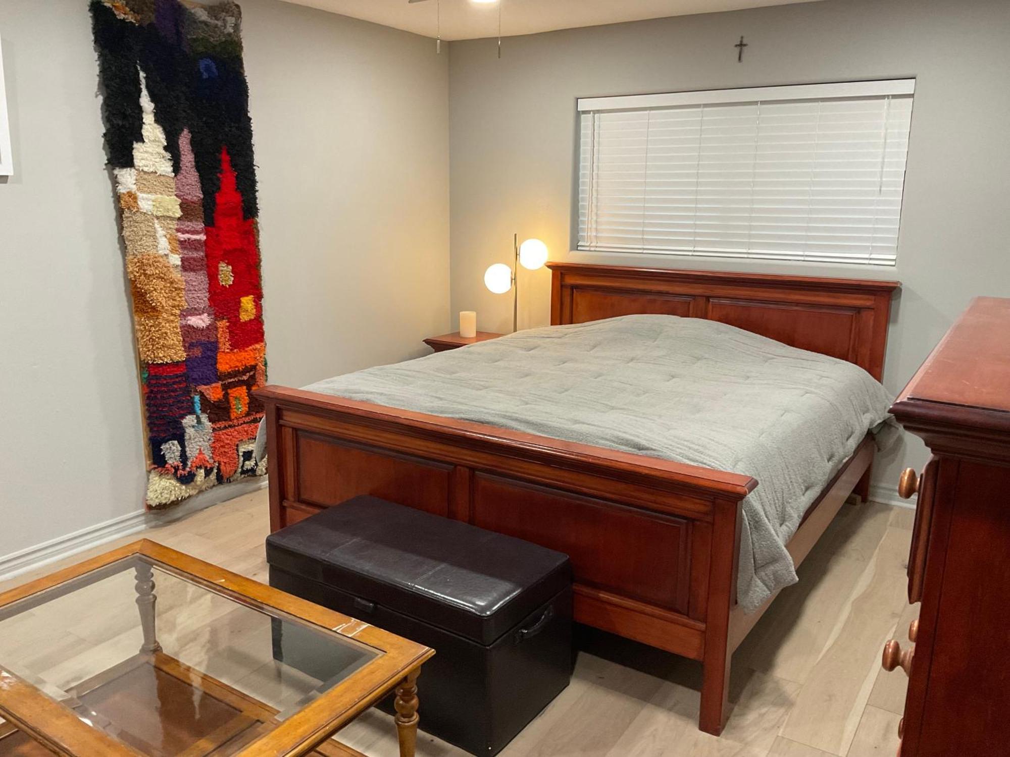 A Luxury Master Bedroom In A Condo Los Angeles Bagian luar foto